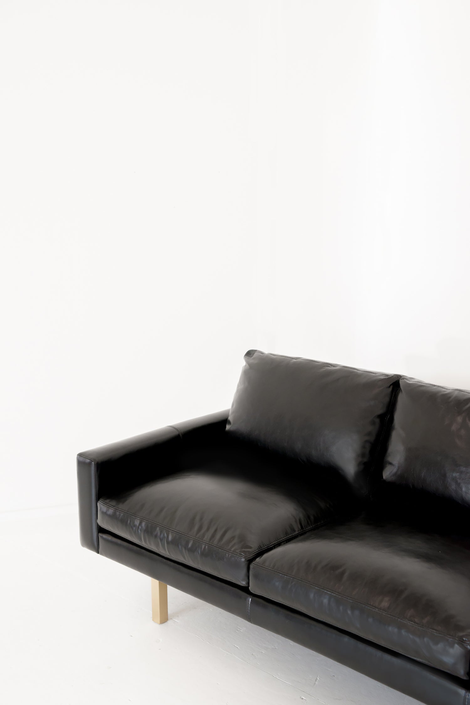 Standard Sofa with Metal Base