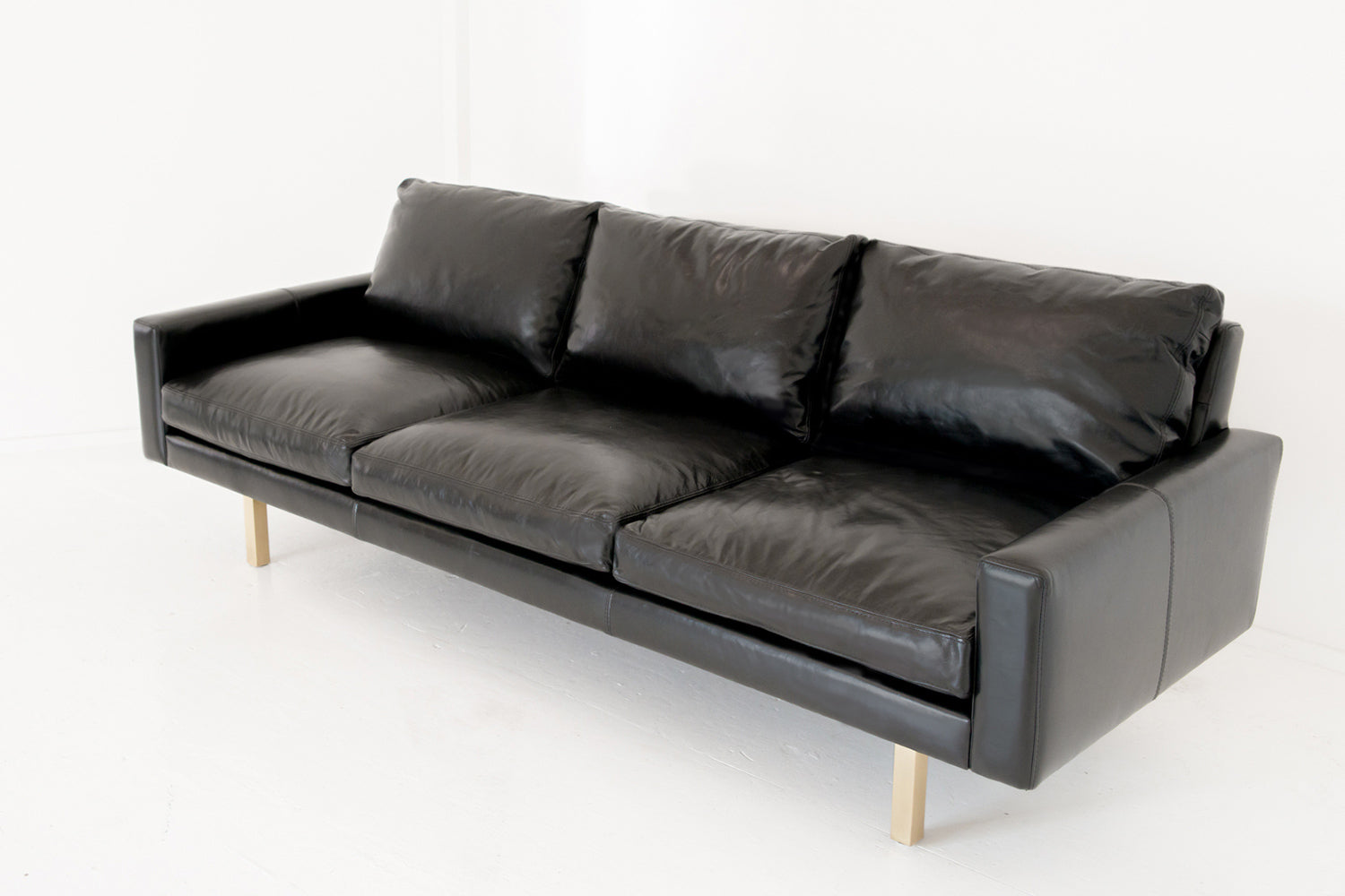 Standard Sofa with Metal Base